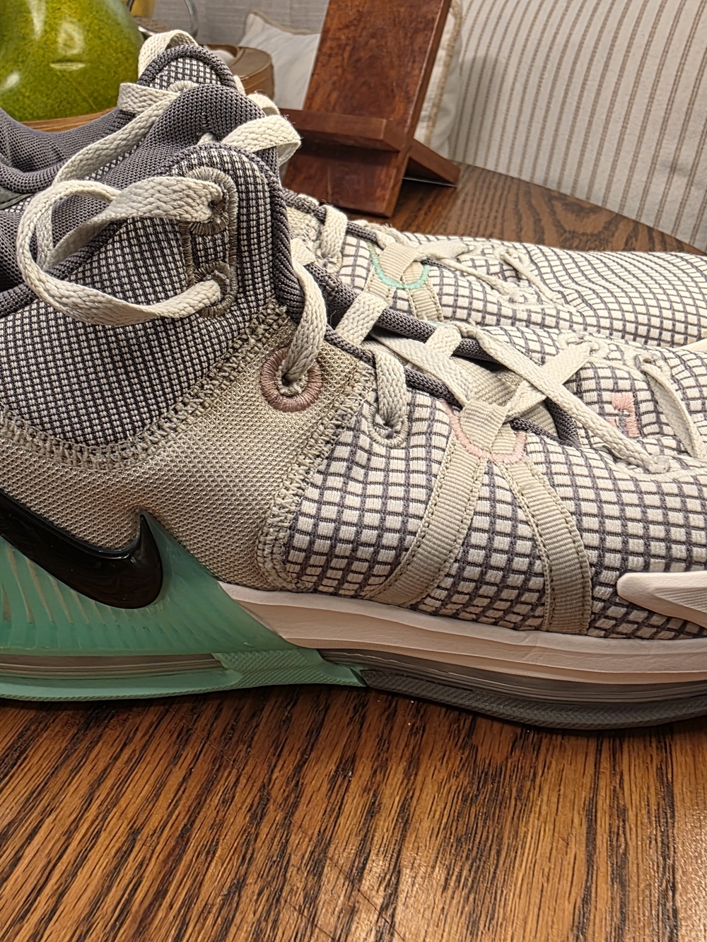 Nike Women's Gray and Teal Athletic Sneakers